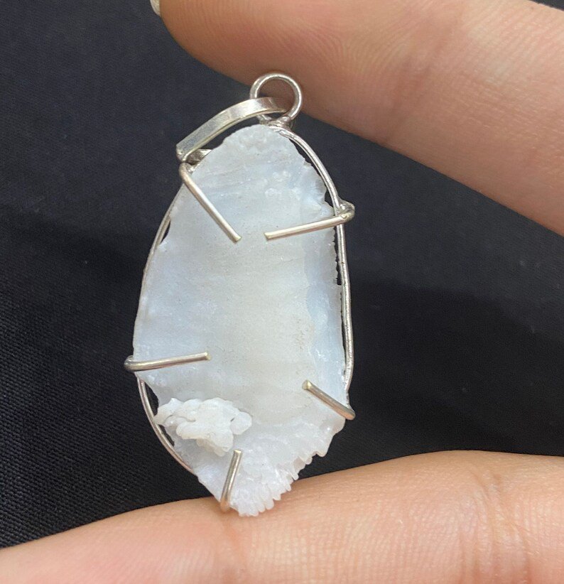 100% ORIGINAL GUARANTEED CERTIFIED, NATURAL & ENERGIZED SHUKRA MANI STONE, PURE SILVER PENDANT अभिमंत्रित शुक्र मणि रत्न, शुद्ध चाँदी लॉकेट (20-25 CARAT BIG SIZE) - Image 3